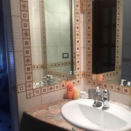 Casa Vacanze Gilli בית הארחה קליארי